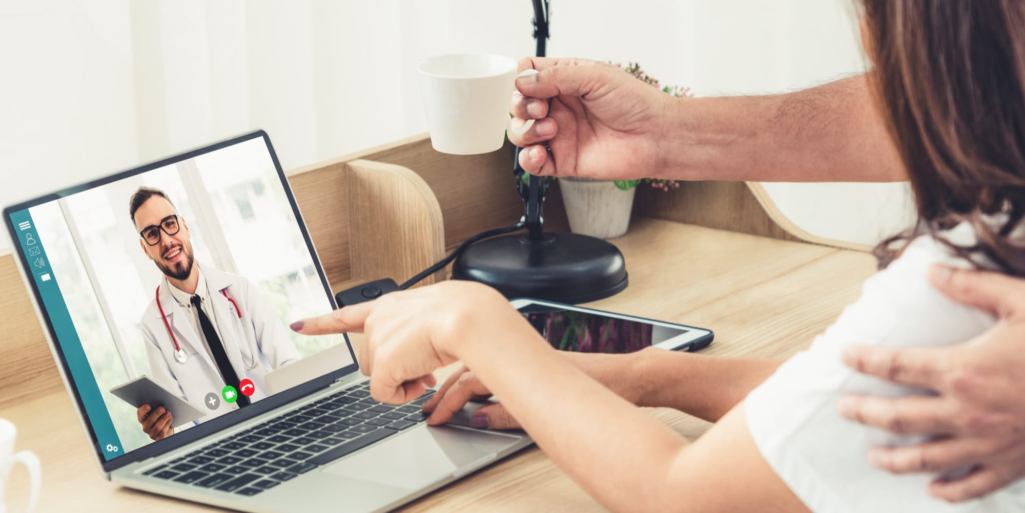 doctor-telemedicine-service-online-video-for-virtual-patient-health-medical-chat